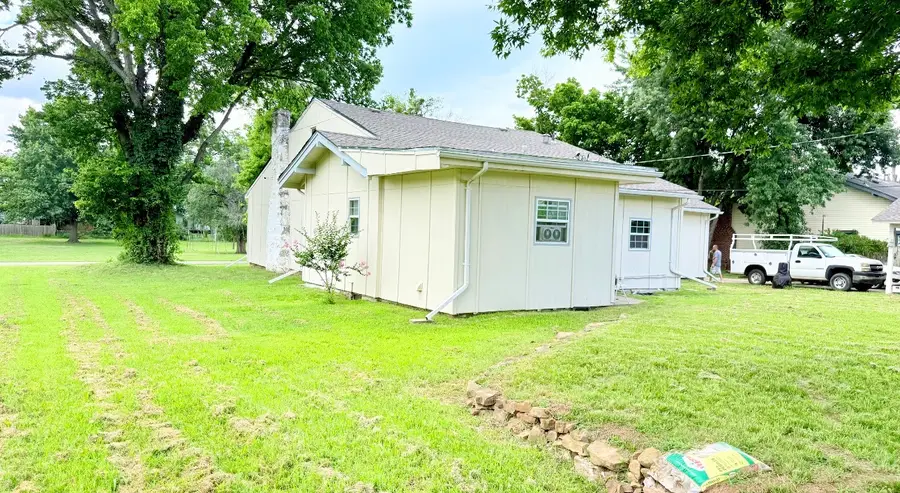 1504 E 7th Street, Okmulgee, OK 74447 - #3