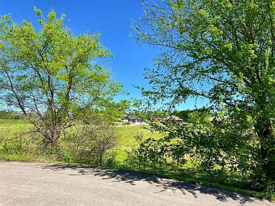17530 W Tray Road, Tahlequah, OK 74464 - #3