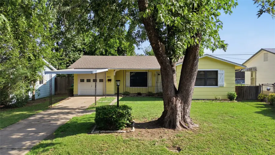 221 W Monterey Avenue, Sapulpa, OK 74066 - #2
