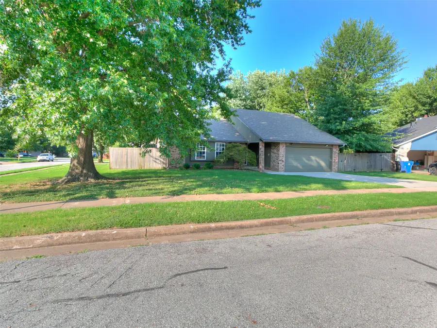 1601 W Roanoke Street N, Broken Arrow, OK 74011 - #3