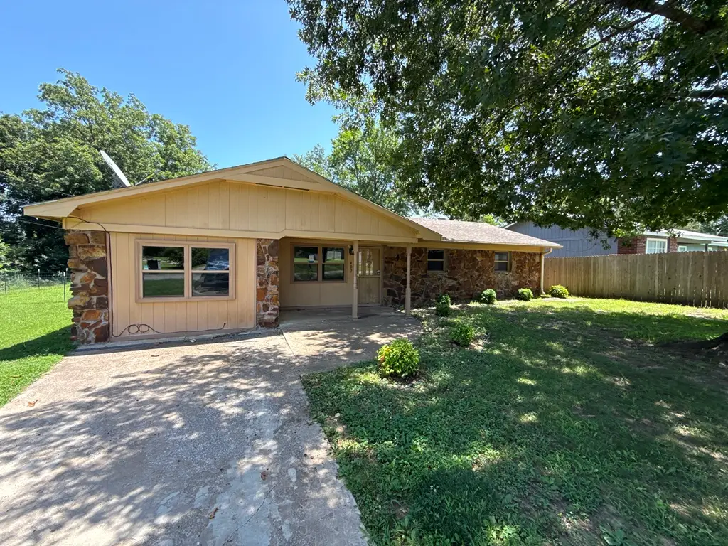402 S Osage Avenue, Beggs, OK 74421 - #1