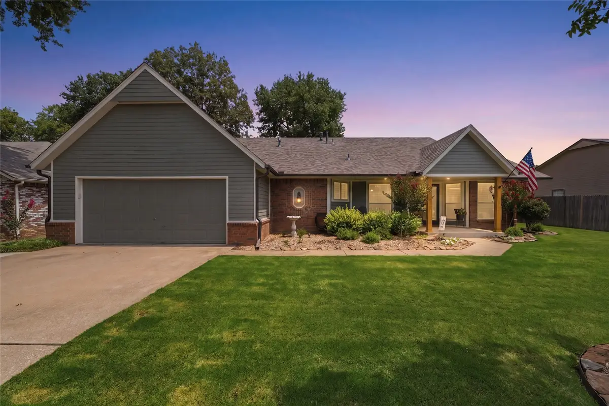 2412 Westwood Drive, Claremore, OK 74017 - #1