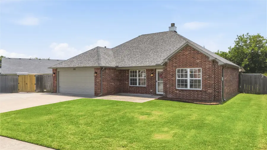 218 W Fairlane Drive, Sapulpa, OK 74066 - #2