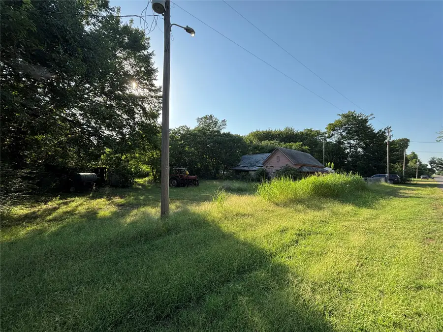 11 N Main Street, Hendrix, OK 74741 - #2