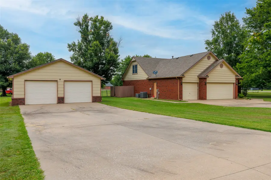 10589 E Canyon Oaks Way, Claremore, OK 74017 - #3
