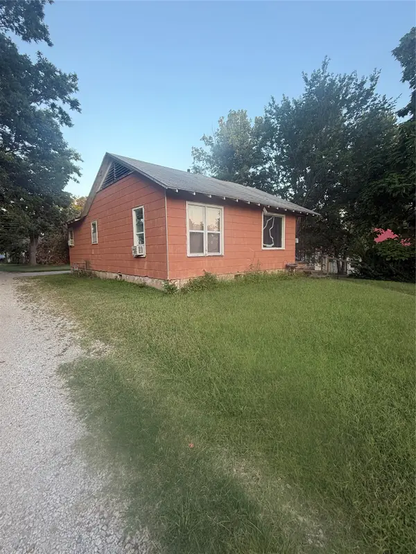 229 S Hickory Street, Nowata, OK 74048