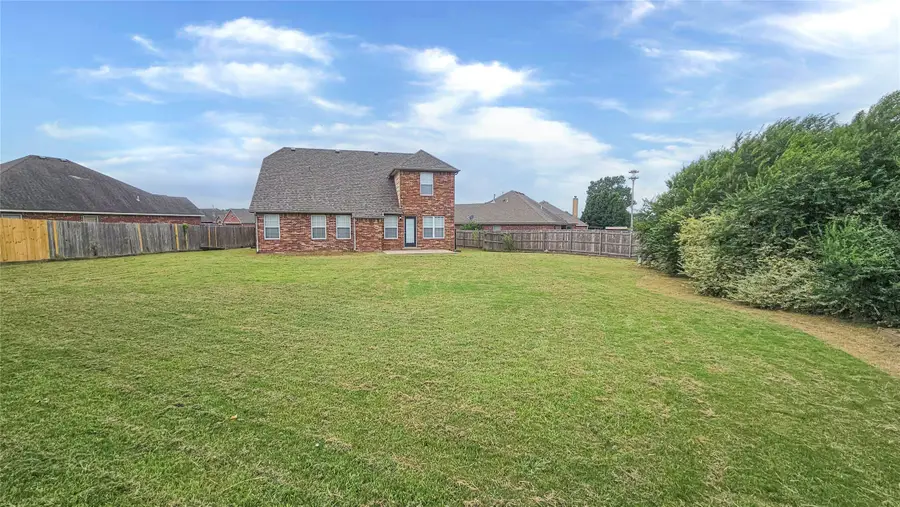 123 E 156th Place S, Glenpool, OK 74033 - #3