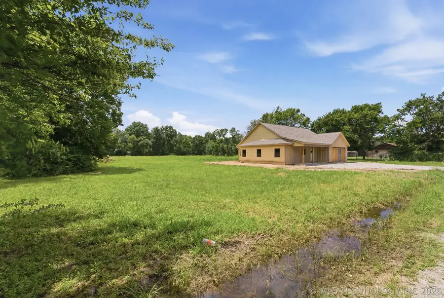 1106 E Wallace Street, Okmulgee, OK 74447 - #3
