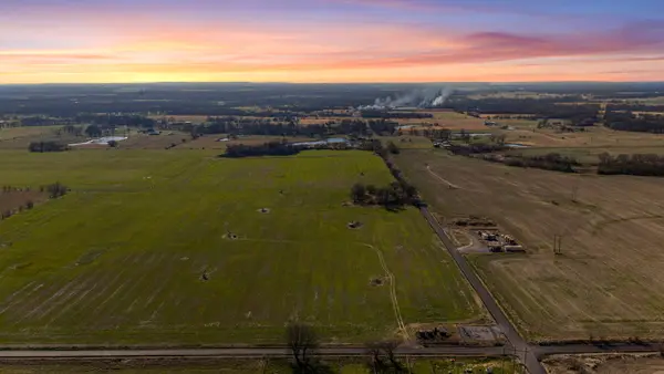160 E 740 Road, Wagoner, OK 74467