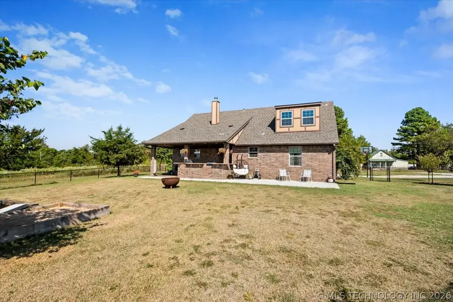 804 W Main Street N, Beggs, OK 74421 - #3
