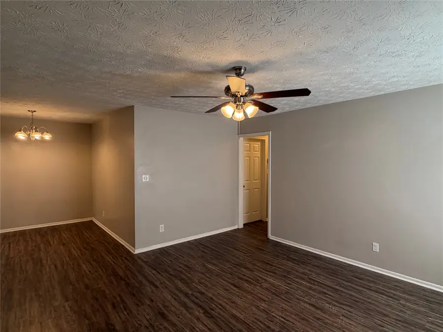 906 S Choctaw Place, Claremore, OK 74017 - #3