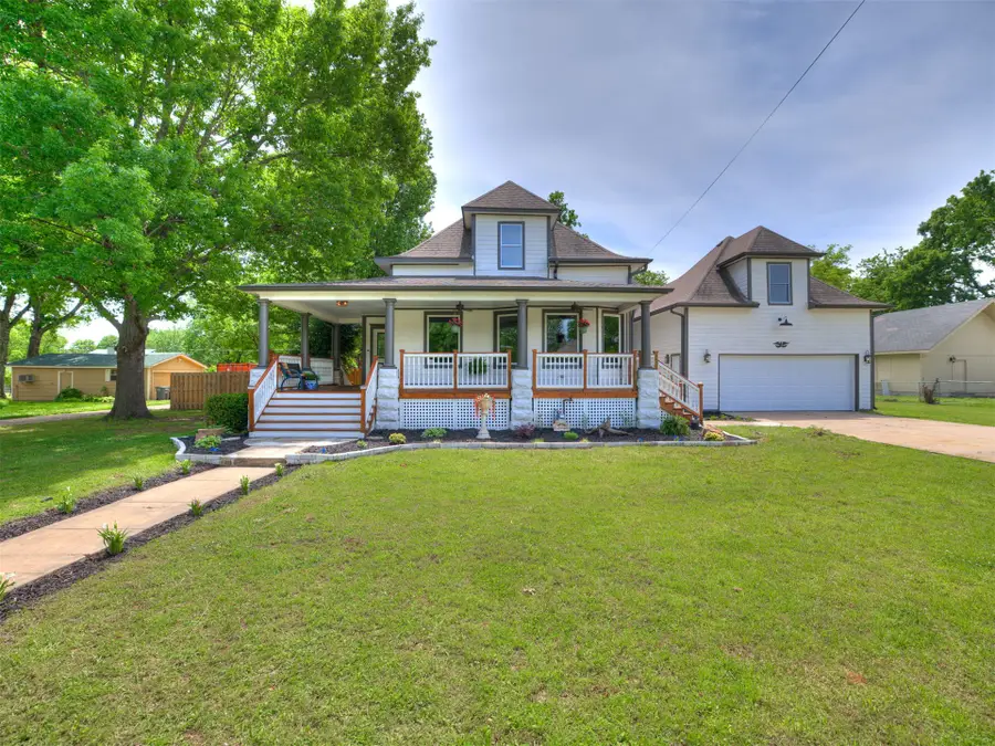908 3rd Street, Wagoner, OK 74477 - #3