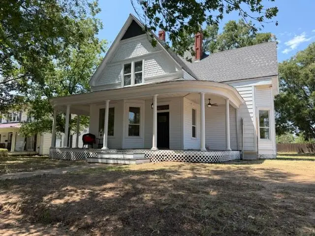 424 N Hinckley Street, Holdenville, OK 74848 - #1