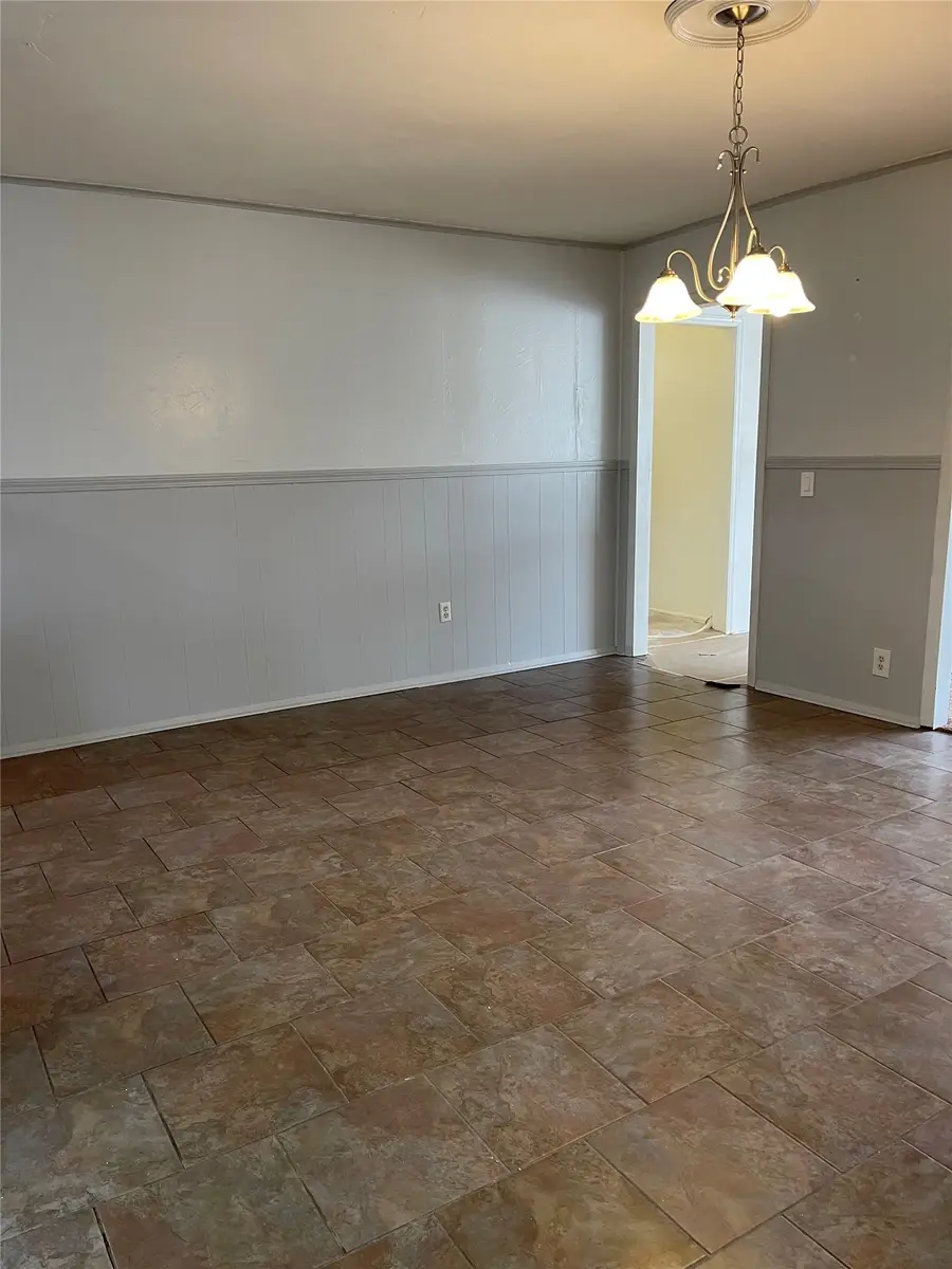 409 S Fern Avenue, Broken Arrow, OK 74012 - #3