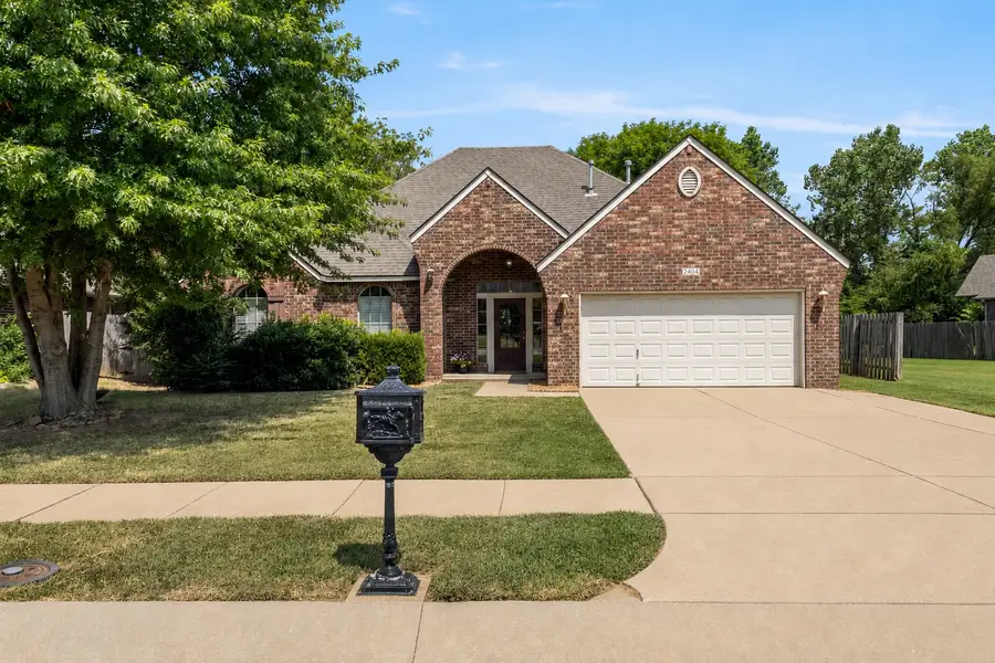 2404 S 10th Street, Broken Arrow, OK 74012 - #2