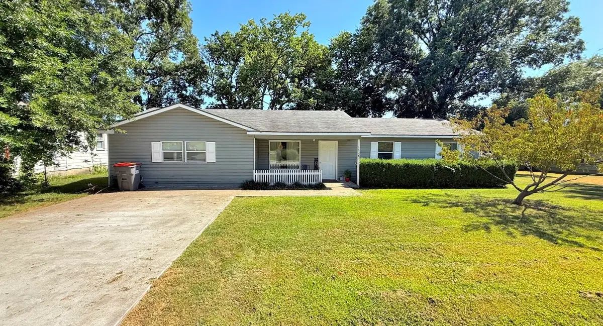 1518 80th Street Nw, Grove, OK 74344 - #1