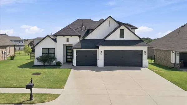 19025 E Ridgeline Road, Catoosa, OK 74015