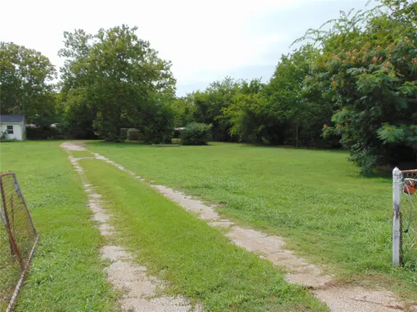 226 Happy Trails Road, Ardmore, OK 73401