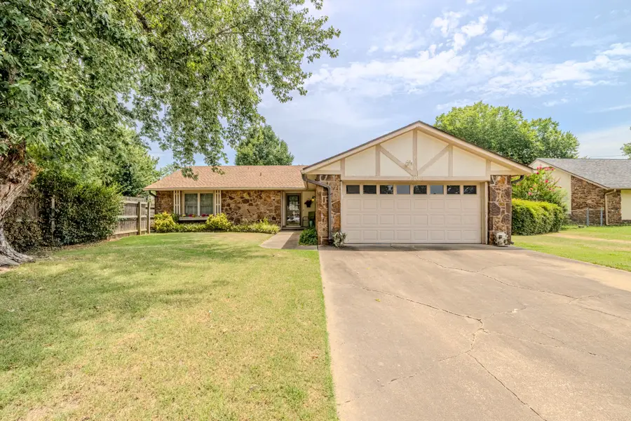 1808 N Chambers Place, Claremore, OK 74017 - #2