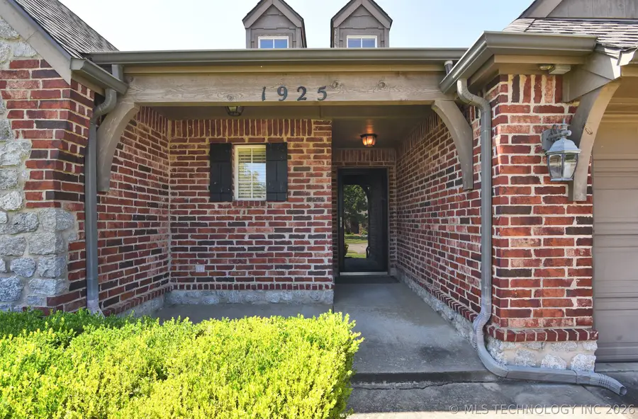 1925 W Xenia Street, Broken Arrow, OK 74012 - #3