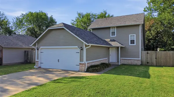 9452 E Cherrywood Drive, Claremore, OK 74019