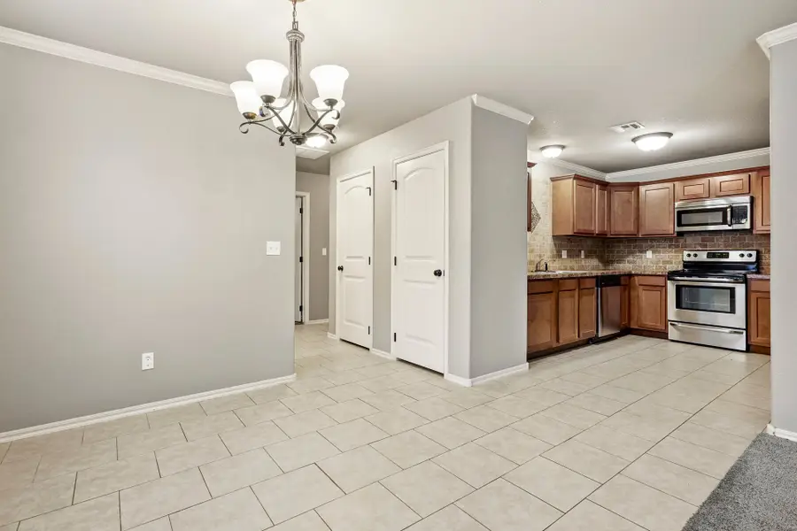 910 N Osage Avenue, Claremore, OK 74017 - #3