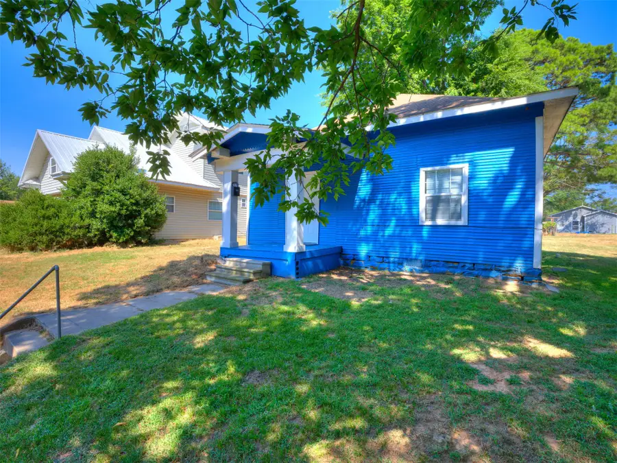 631 S Seminole Avenue, Okmulgee, OK 74447 - #2
