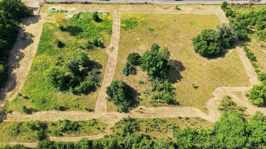 Hedge Road, Henryetta, OK 74437 - #2