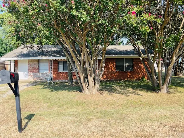 102 N Collins Street, Colbert, OK 74733 - #1