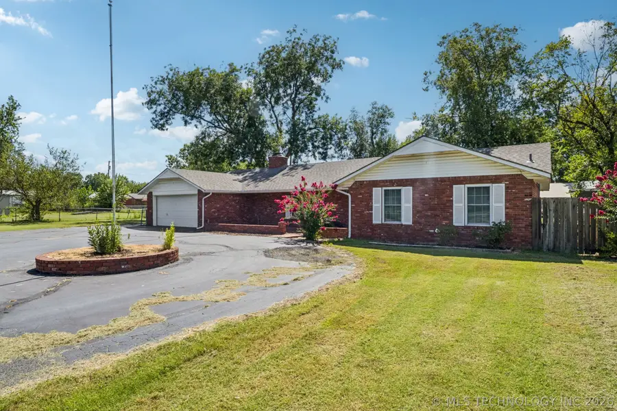 100 S 5th Street, Morris, OK 74445 - #2