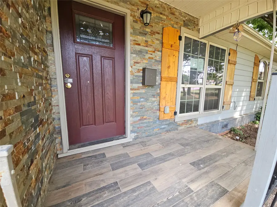 409 W 4th Avenue, Bristow, OK 74010 - #3