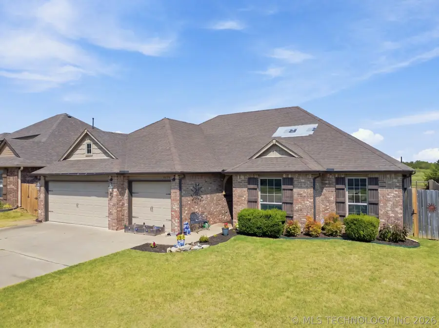 8409 N 77 East Avenue, Owasso, OK 74055 - #2