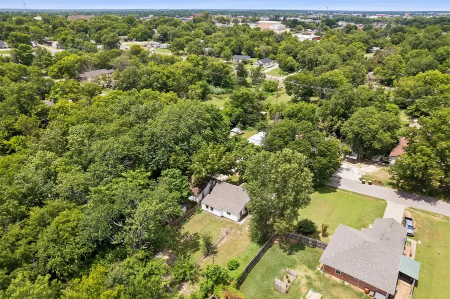 417 E 17th Street, Ada, OK 74820 - #2