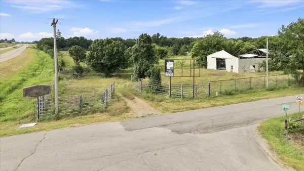 69 W 360 Road, Adair, OK 74330