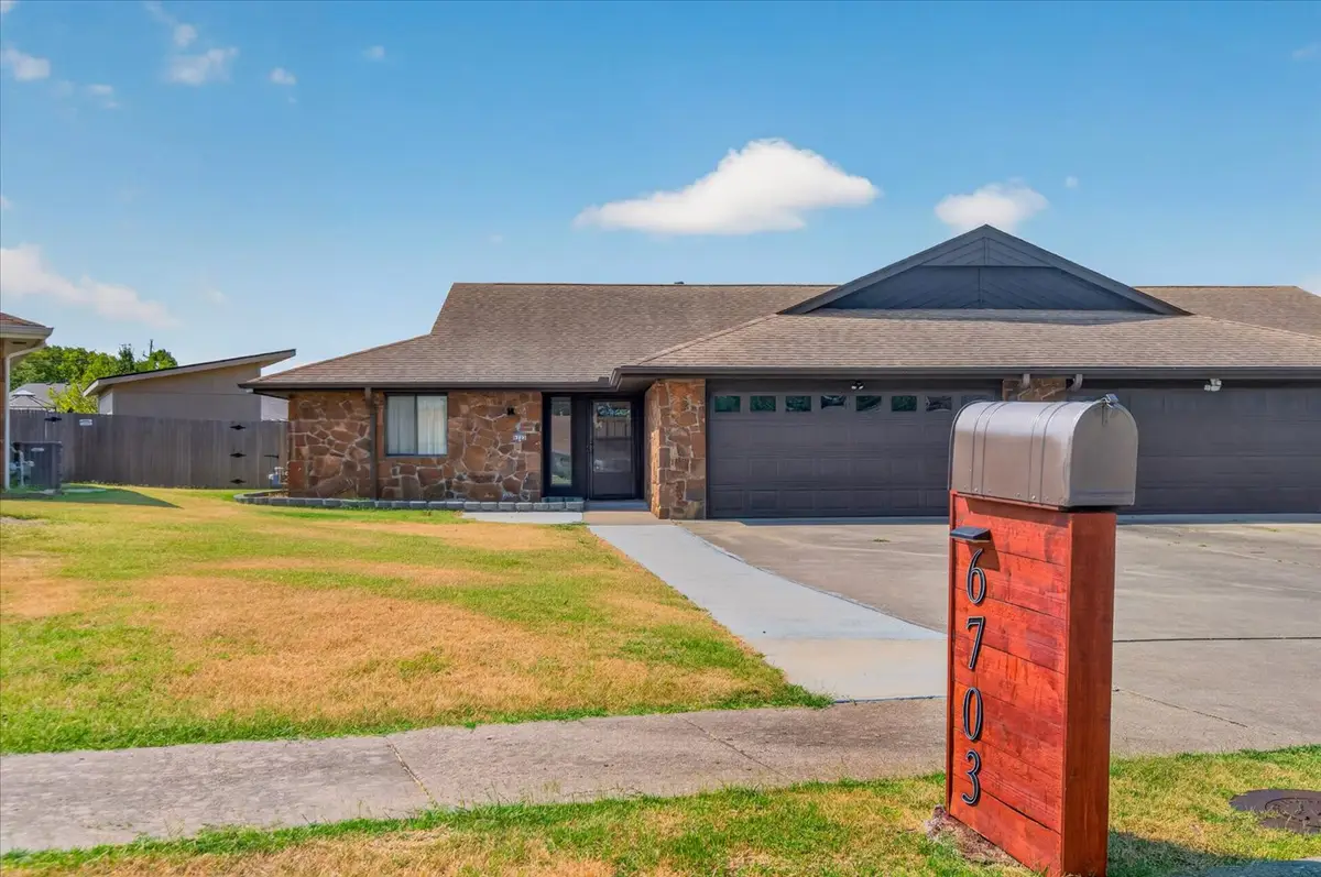 6703 Abbey, Bartlesville, OK 74006 - #1