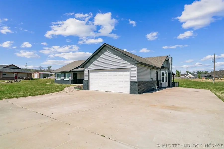 17065 Honeysuckle Lane, Claremore, OK 74019 - #2