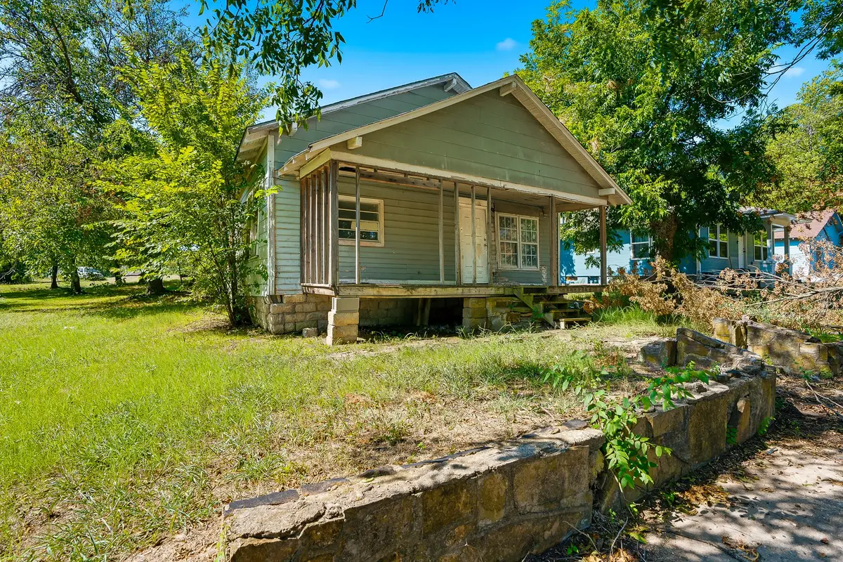 315 E 15th, Ada, OK 74820 - #1