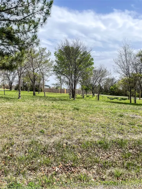 4 Choctaw Drive, Eufaula, OK 74432