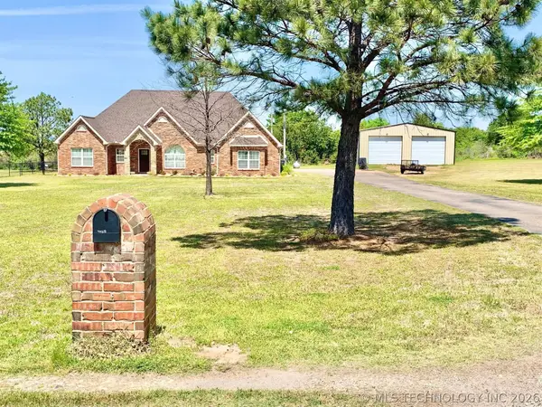 40218 E 1221 Drive, Stigler, OK 74462