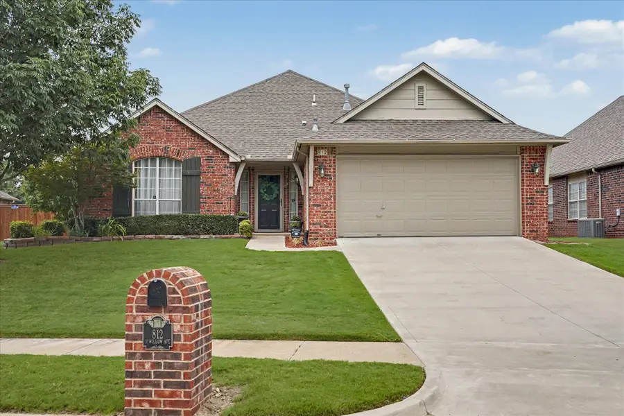 812 N Willow Avenue, Broken Arrow, OK 74012 - #2