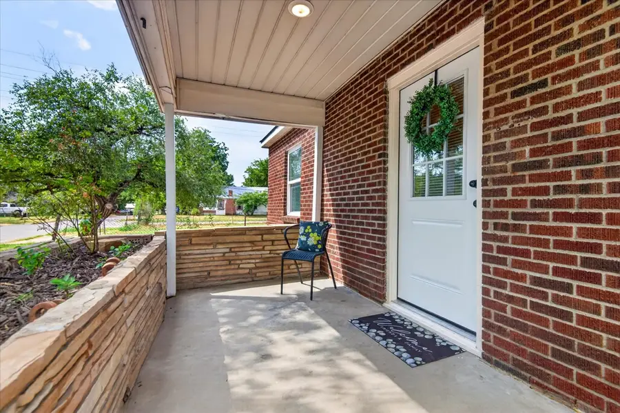 1237 S Maple Avenue, Bartlesville, OK 74003 - #2