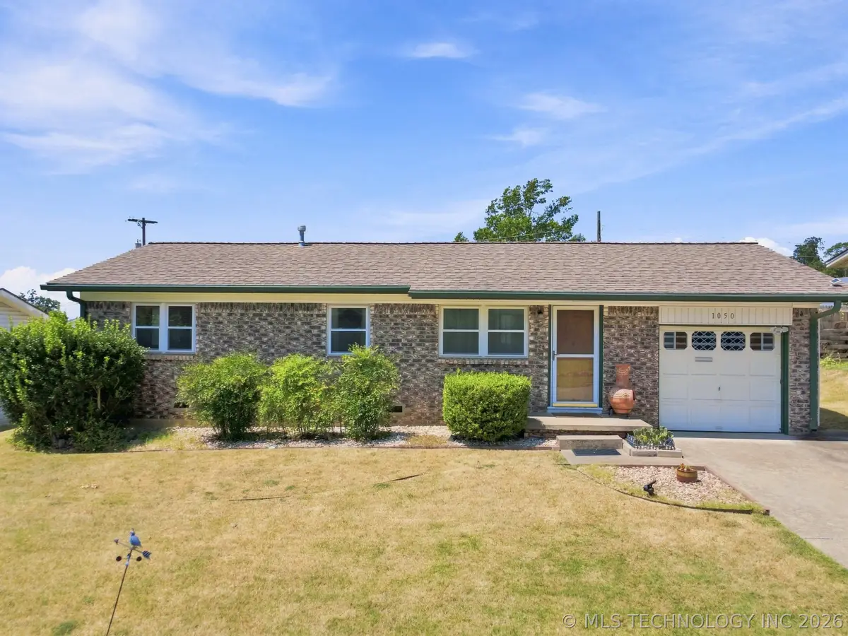 1050 N Douglas Avenue, Sand Springs, OK 74063 - #1