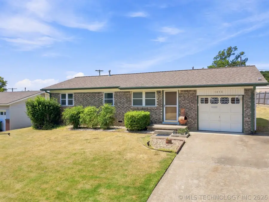 1050 N Douglas Avenue, Sand Springs, OK 74063 - #3