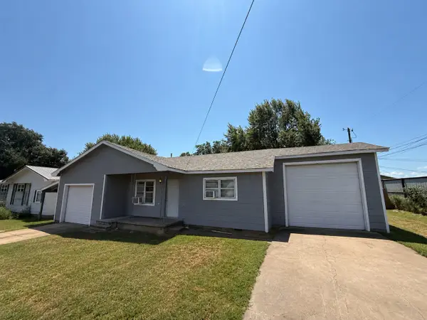 712 Nichols Avenue, Checotah, OK 74426
