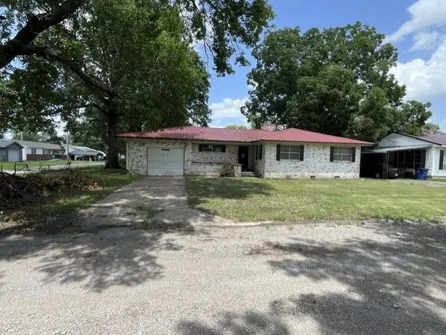 522 W Ironman Avenue, Nowata, OK 74048 - #1