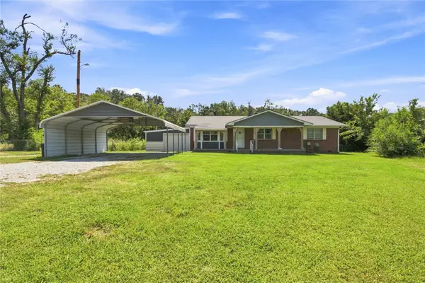 2424 N State Highway 82 Highway, Salina, OK 74365