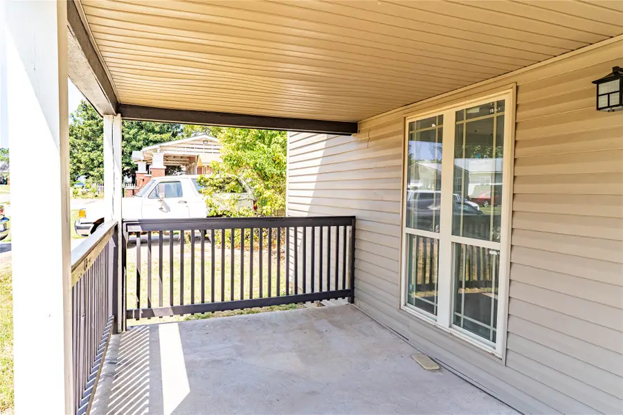 525 E Washington Avenue, Bristow, OK 74010 - #3