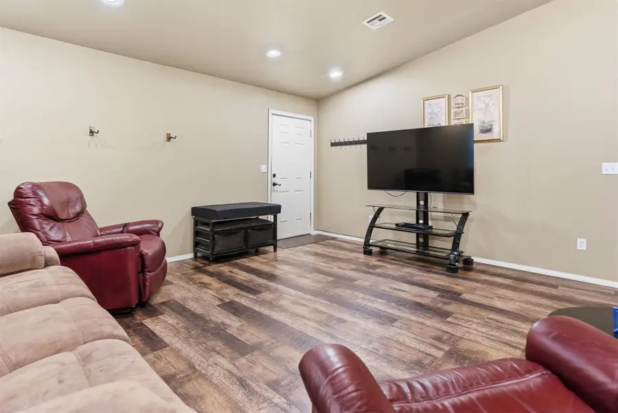 9989 Polecat Avenue, Kingston, OK 73439 - #3