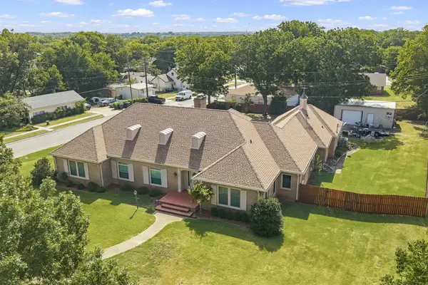 801 NW D Street, Ardmore, OK 73401