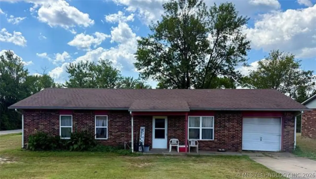 815 E Tutt Street, Henryetta, OK 74437 - #1